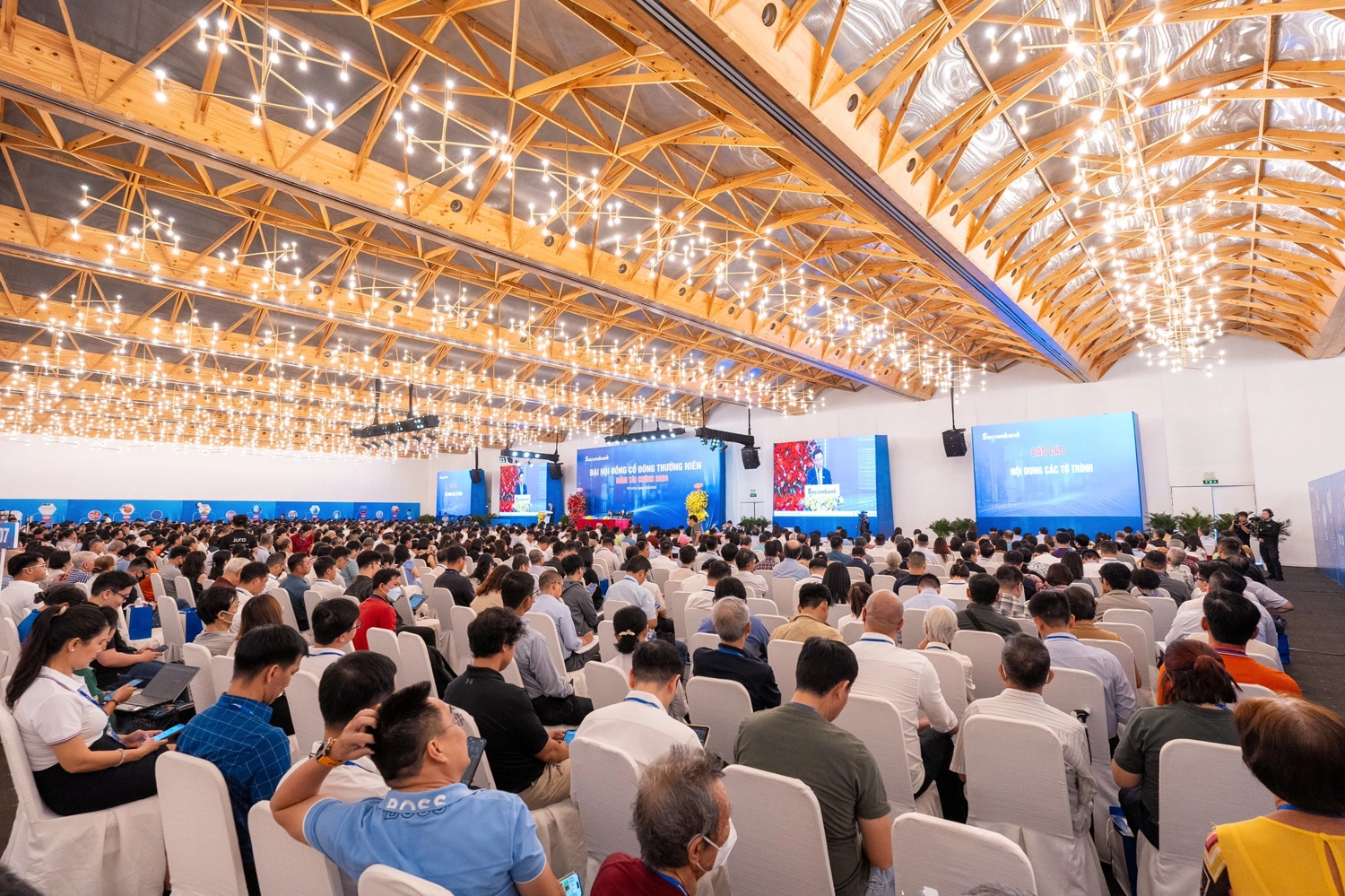 Livestream dai hoi co dong