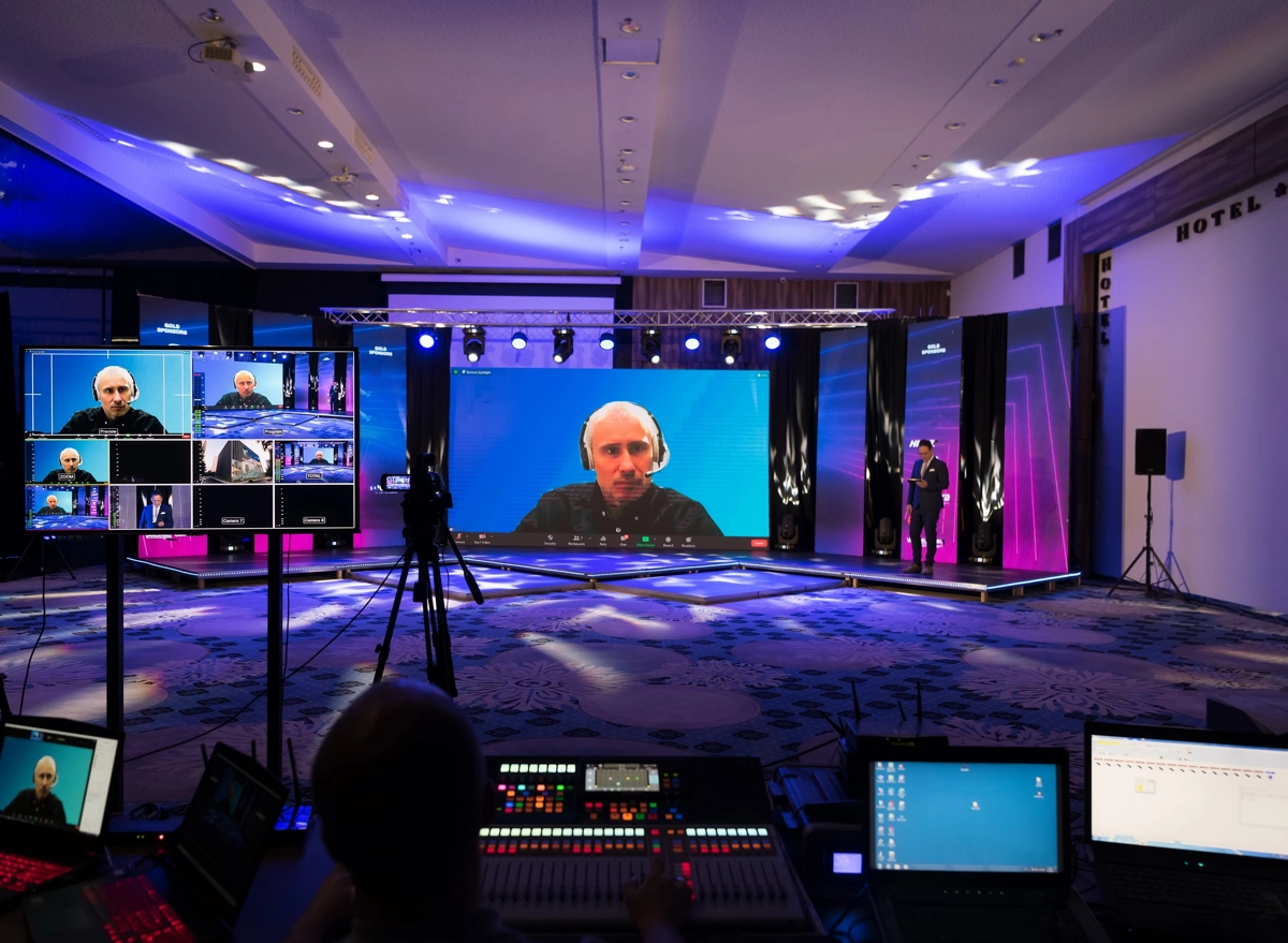 Livestream cầu truyền hình đa điểm